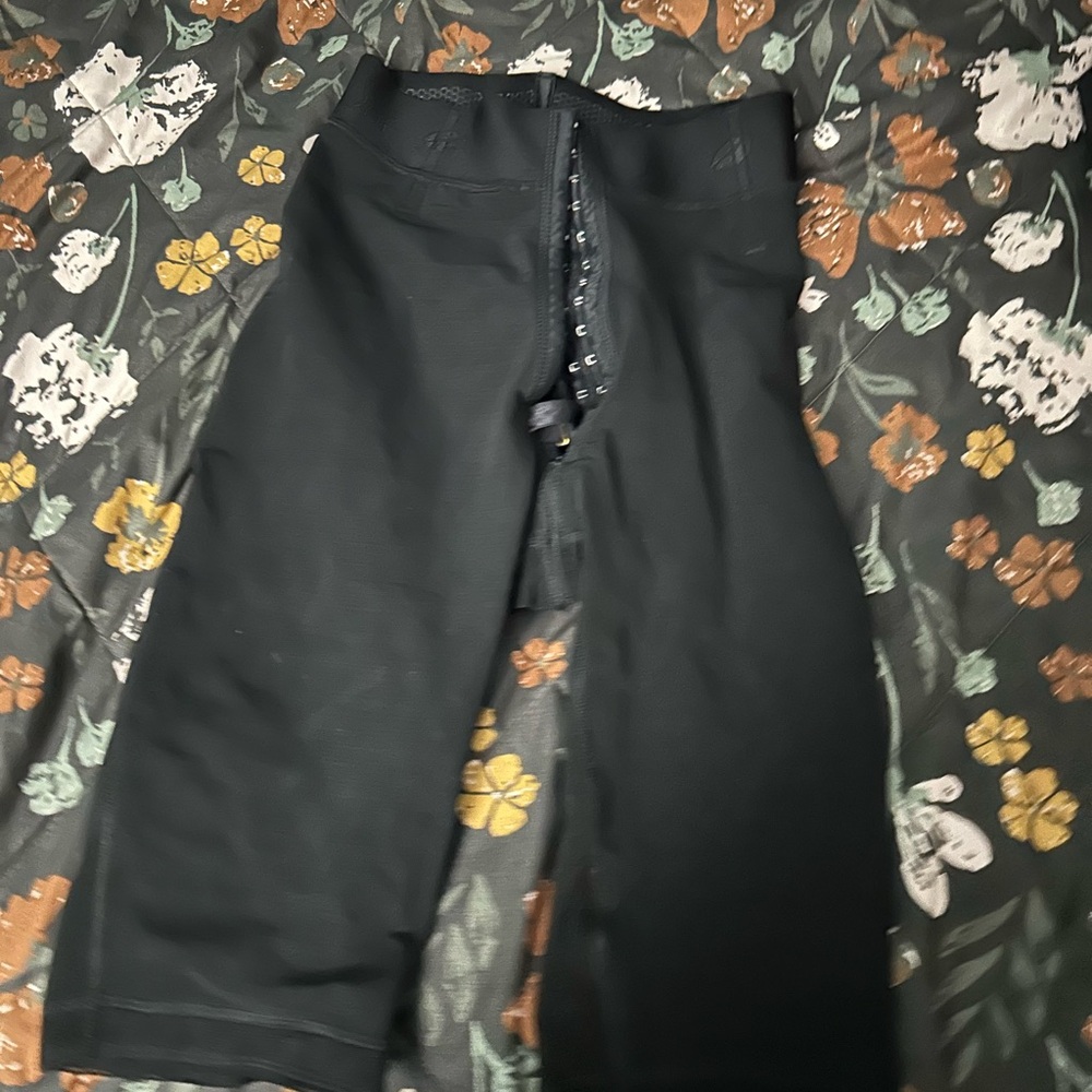 Women’s HOURGLASS SHORT HIGH RISE KNEE LENGTH